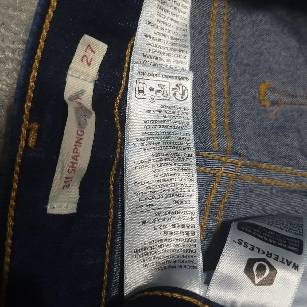 Levis 311 Shaping Skinny Jeans Womens Size 27 Mid Rise Blue Stretch Denim Pants